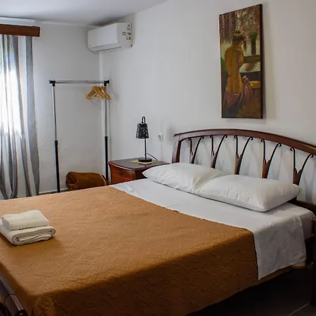 Апартаменти Mamas Eydokias House Old Town *
