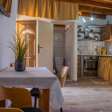 Апартаменти Mamas Eydokias House Old Town